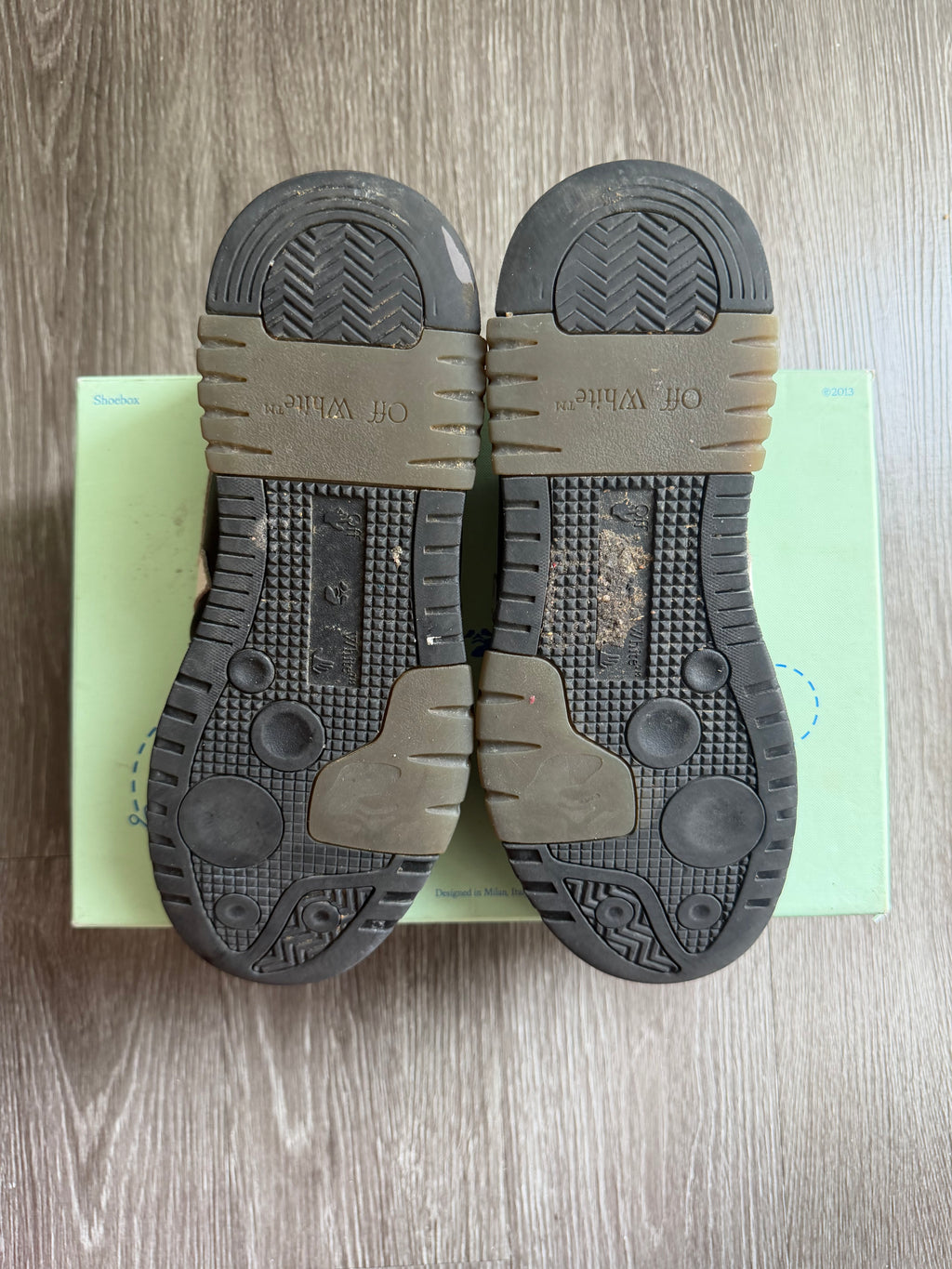Off-White Out of Office Low “Black White”