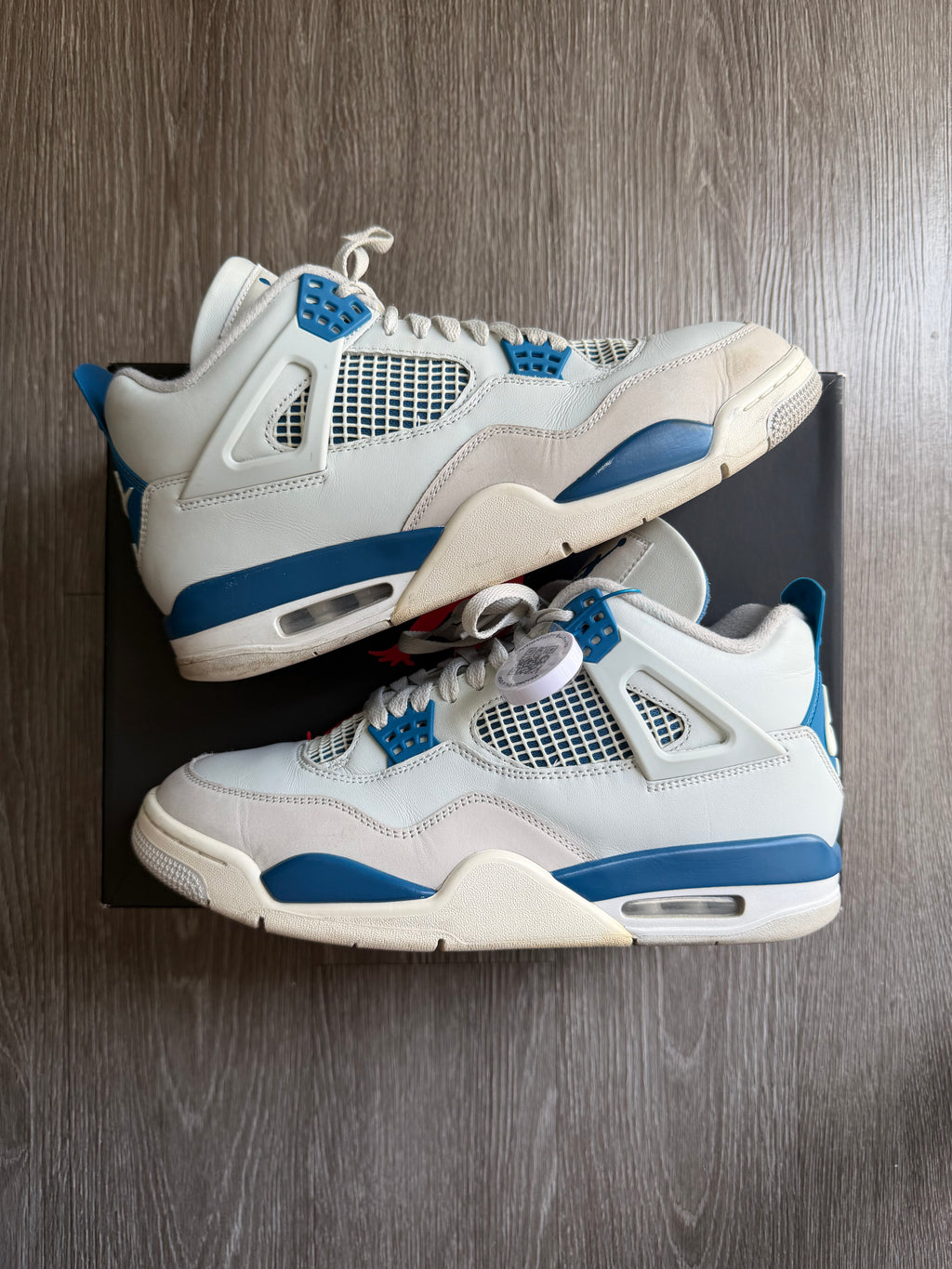 Jordan 4 Retro “Military Blue” (2024)