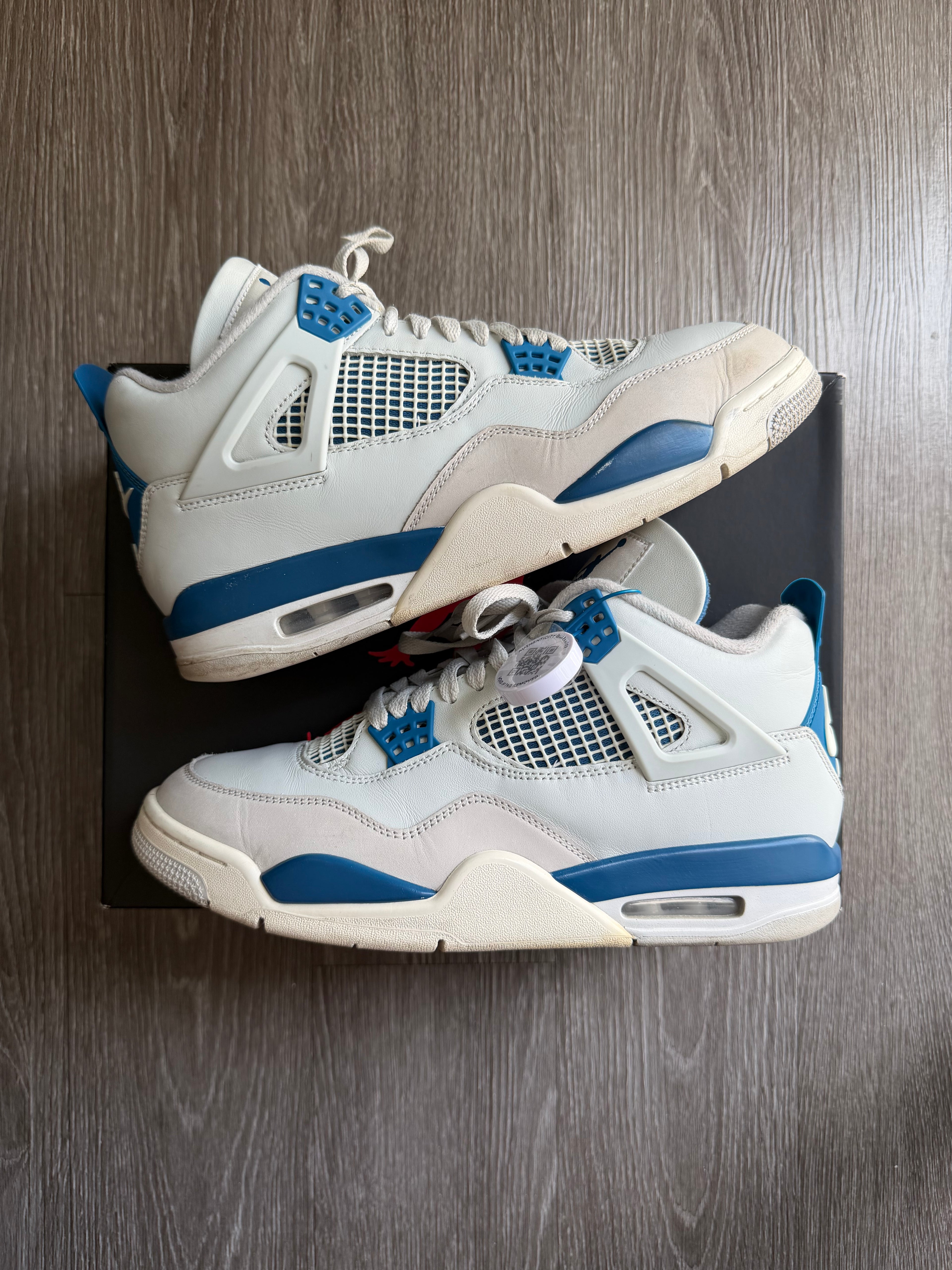 Jordan 4 Retro “Military Blue” (2024)