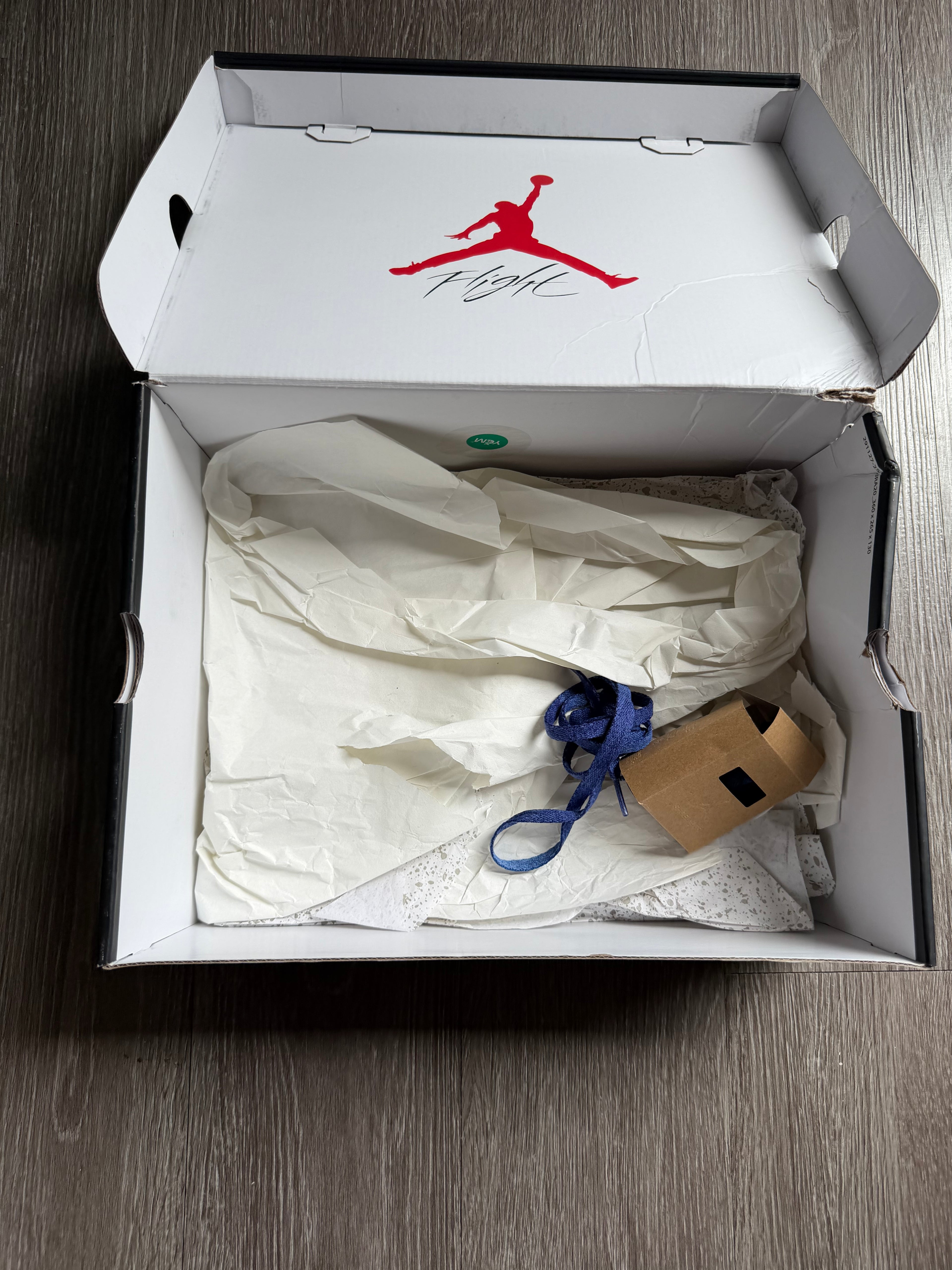 Jordan 4 Retro “Rare Air” (White Lettering)