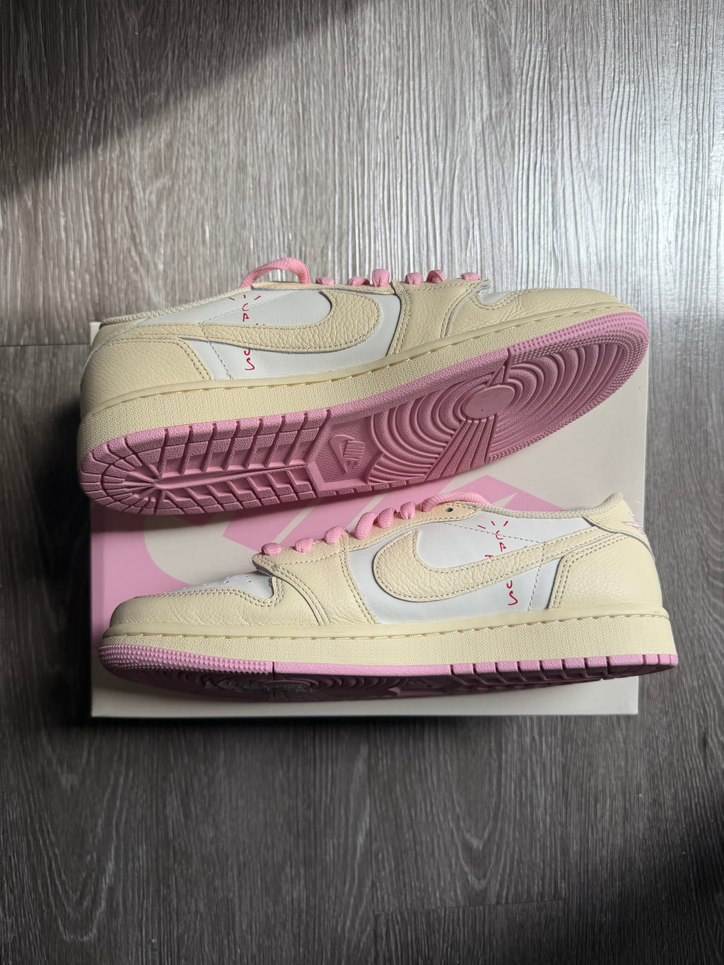 Jordan 1 Retro Low OG SP “Travis Scott Shy Pink”