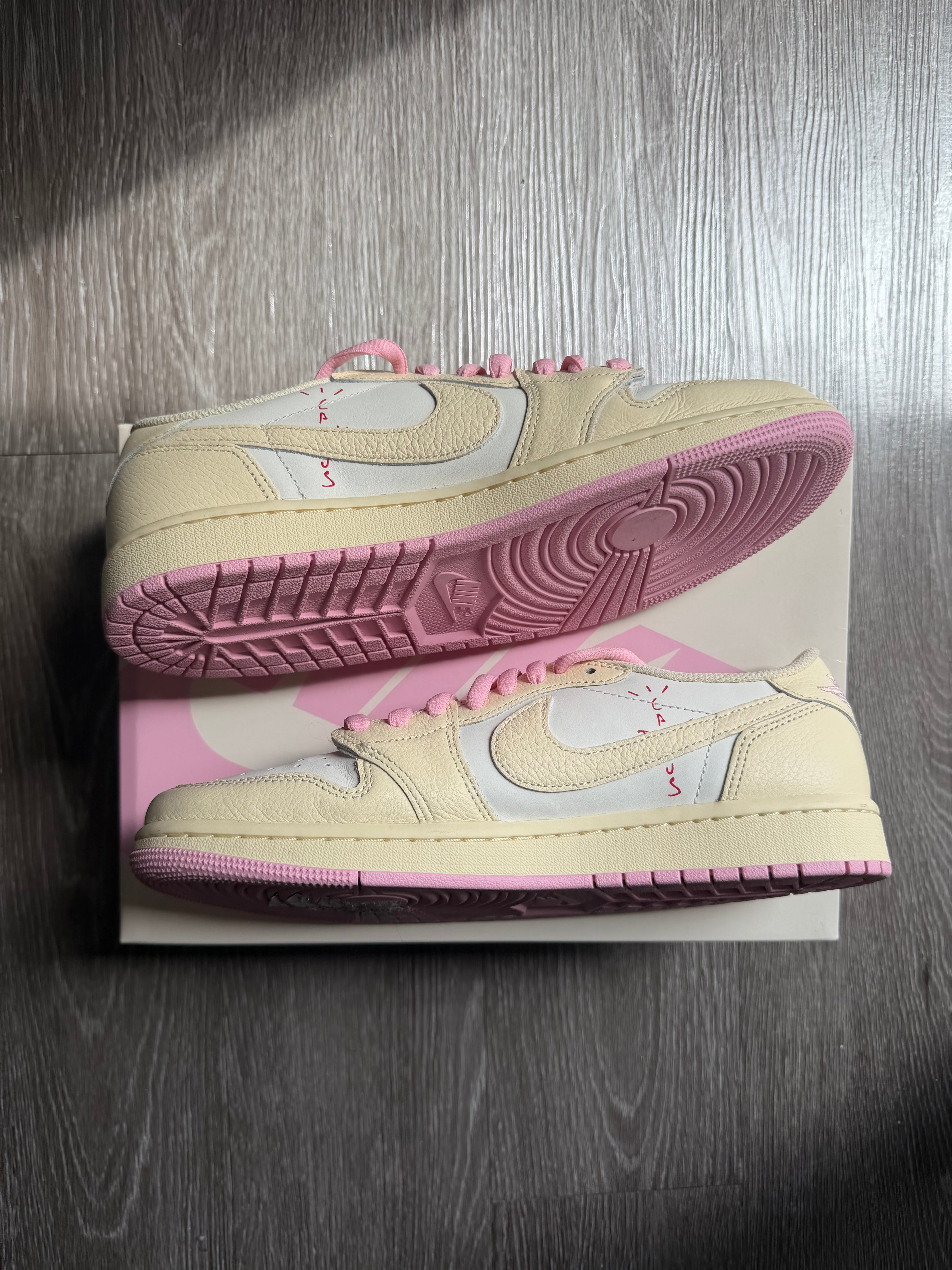 Jordan 1 Retro Low OG SP “Travis Scott Shy Pink”