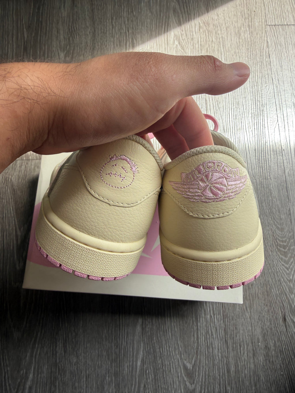 Jordan 1 Retro Low OG SP “Travis Scott Shy Pink”