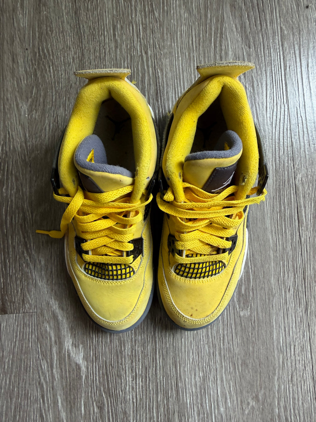 Jordan 4 Retro “Lightning” (2021)