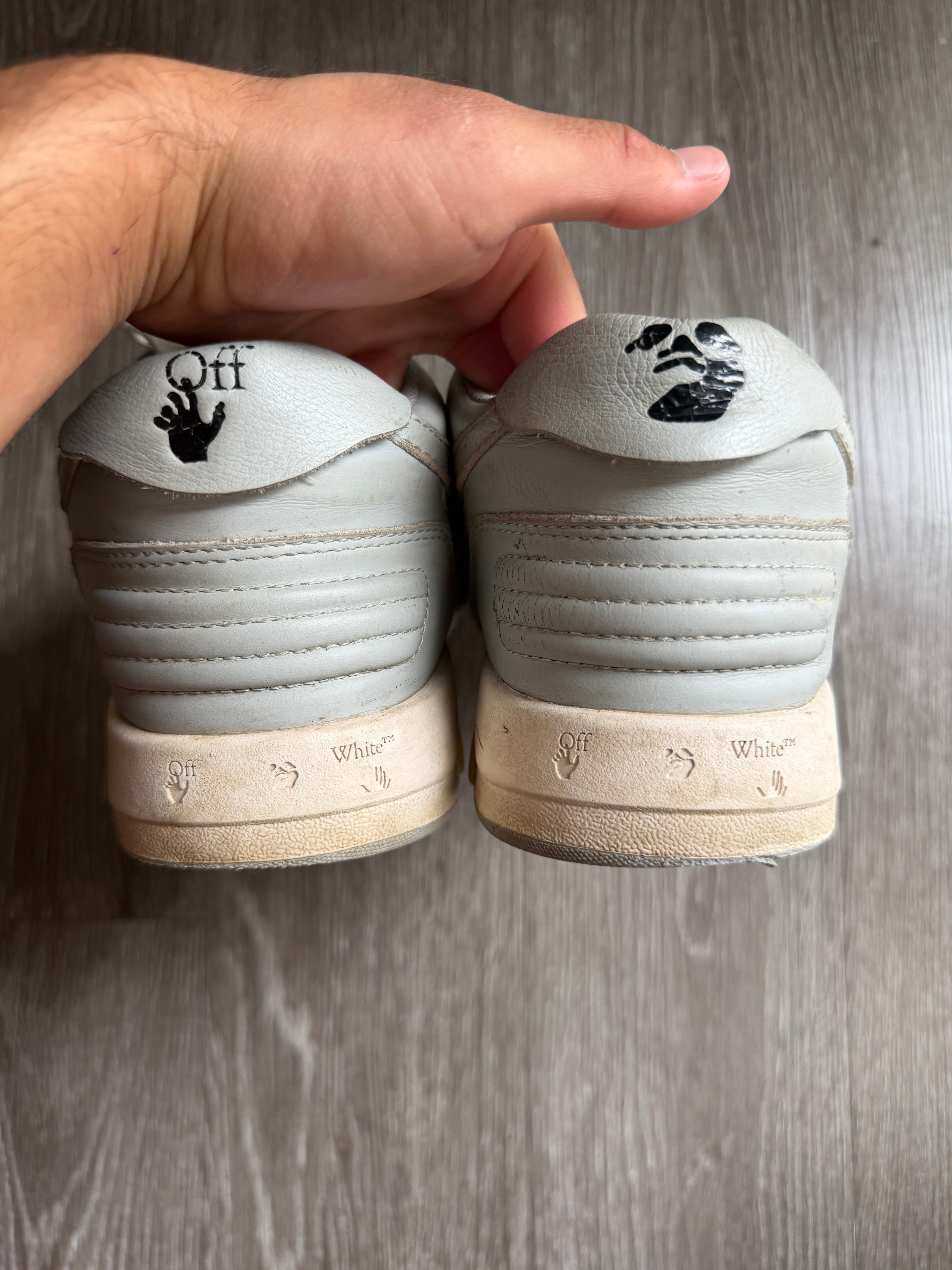 Off-White Out of Office Low “Grey White”