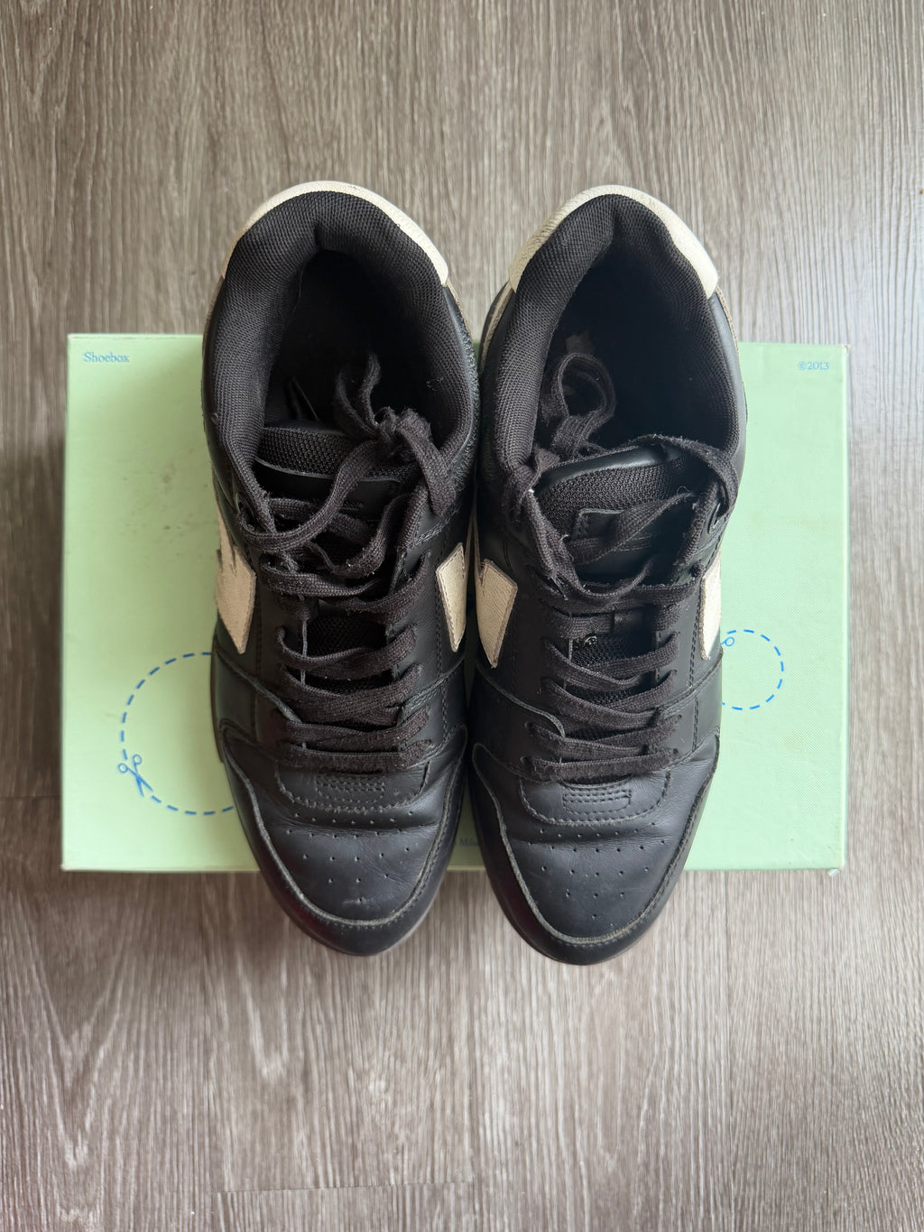 Off-White Out of Office Low “Black White”