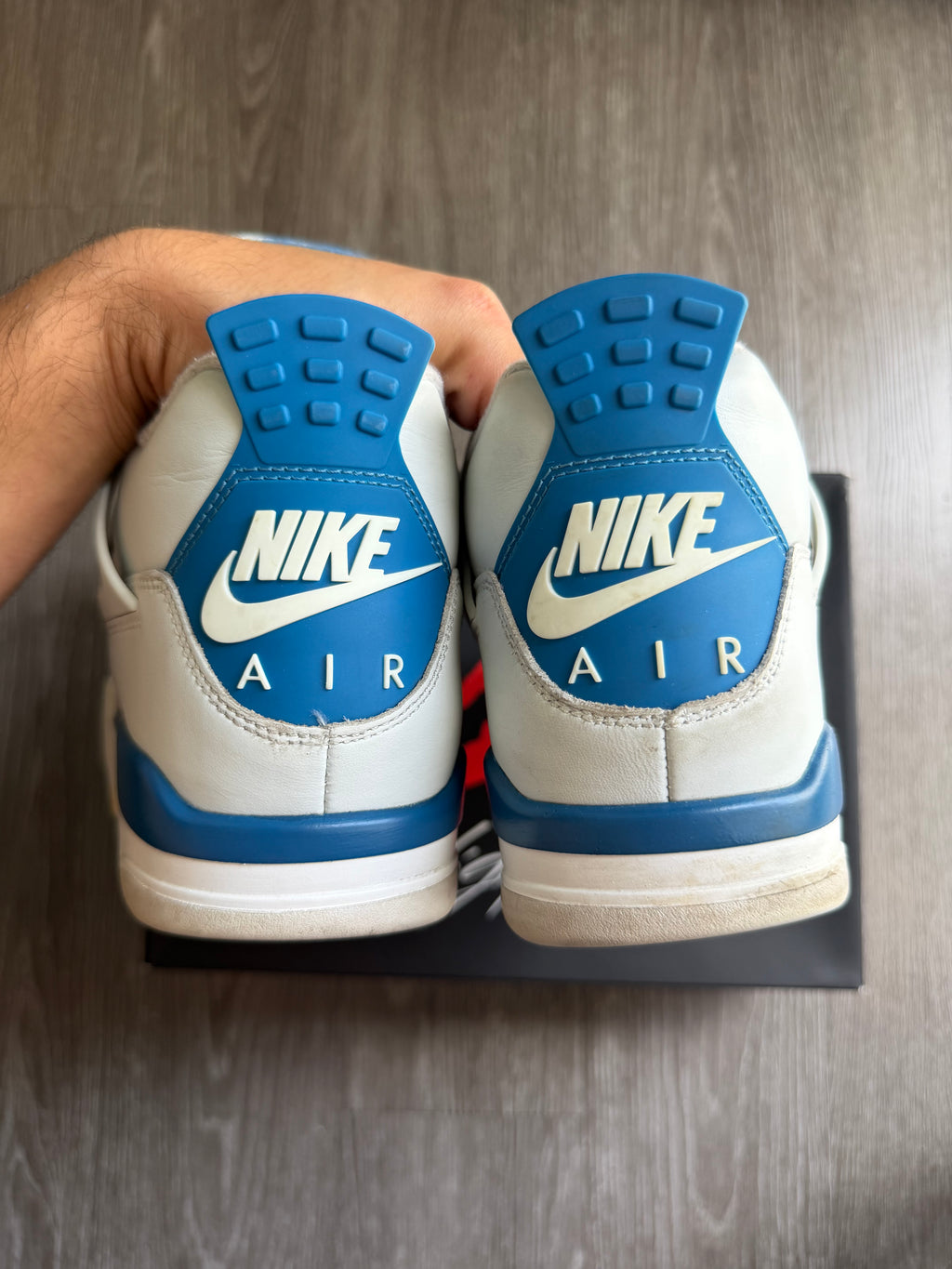 Jordan 4 Retro “Military Blue” (2024)